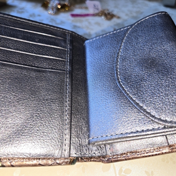 Floral Embossed Leather  Wallet - Brown and Green - Picture 6 of 7